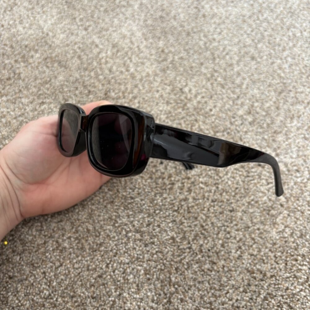 Black Plastic Y2K Square Sunglasses
